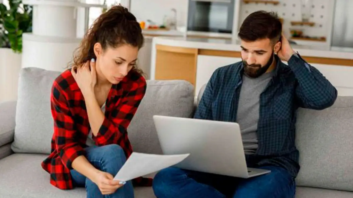 Sem Título 1 0025 stressed couple apartment iStock 1219133292